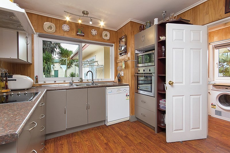 18 Beach Road, Waiuku - Carousel 2