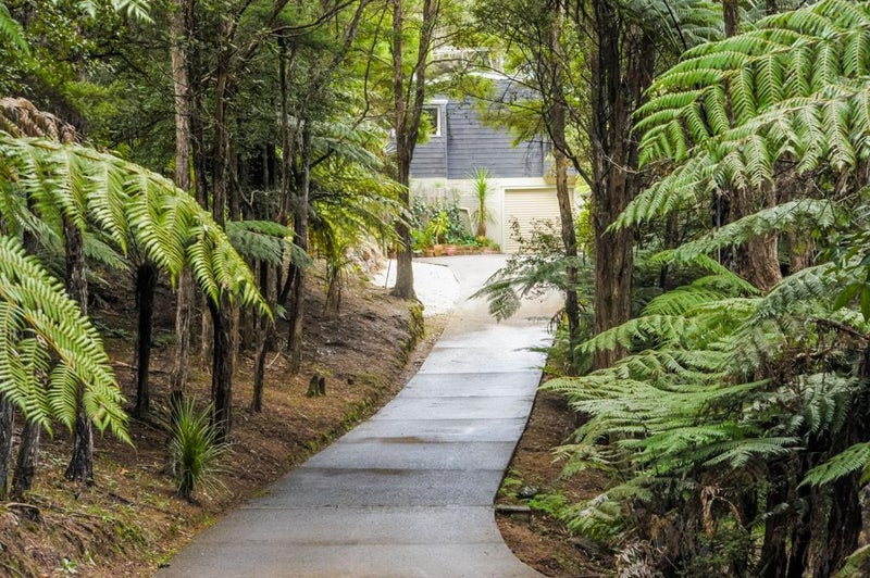 7 Hayes Road, Henderson Valley, Auckland - Carousel 2