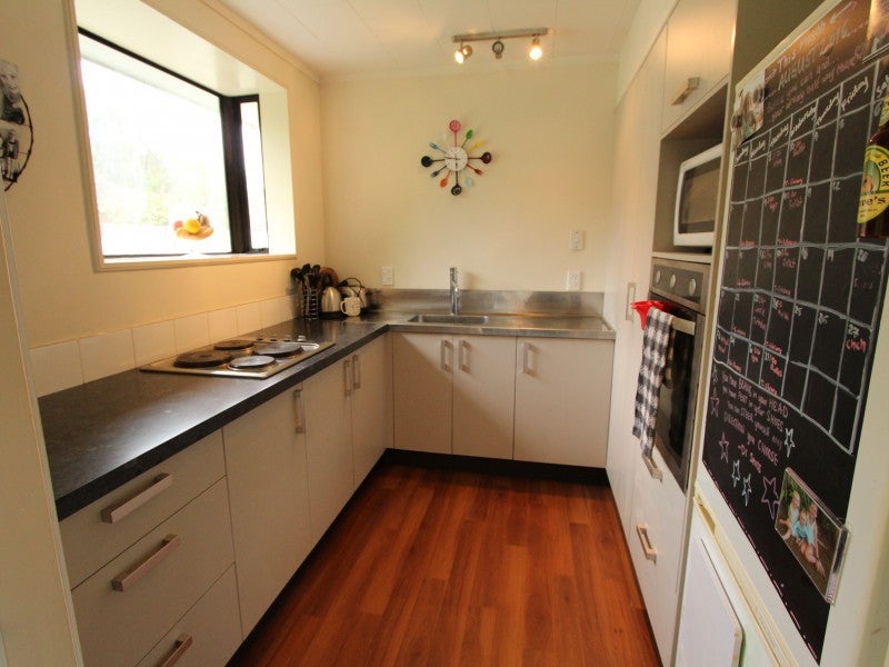 22B Transom Close, Whitby, Porirua - Carousel 26