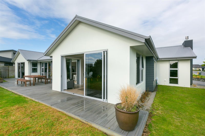54 Links Drive, Waiwhakaiho, New Plymouth - Carousel 1
