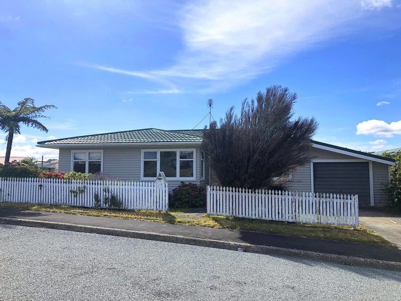 5 Archbold Street, Newlands, Wellington - Carousel 1