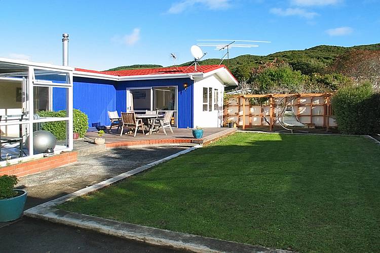 3 Balliol Drive, Tawa, Wellington - Carousel 2
