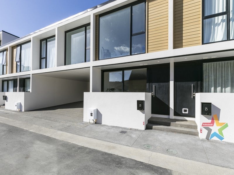 23 Jean Caldwell Way, Island Bay, Wellington - Carousel 1