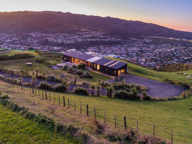 153 Bing Lucas Drive, Tawa, Wellington - Carousel 26