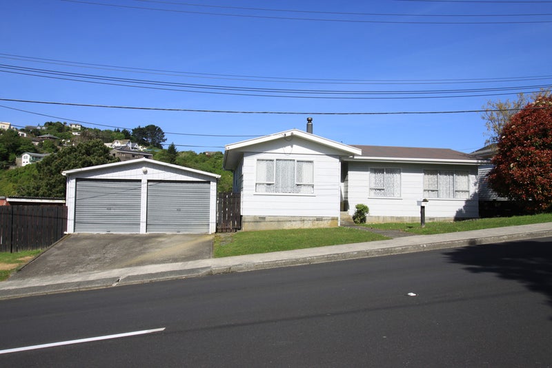 70 Mark Avenue, Paparangi, Wellington - Carousel 1