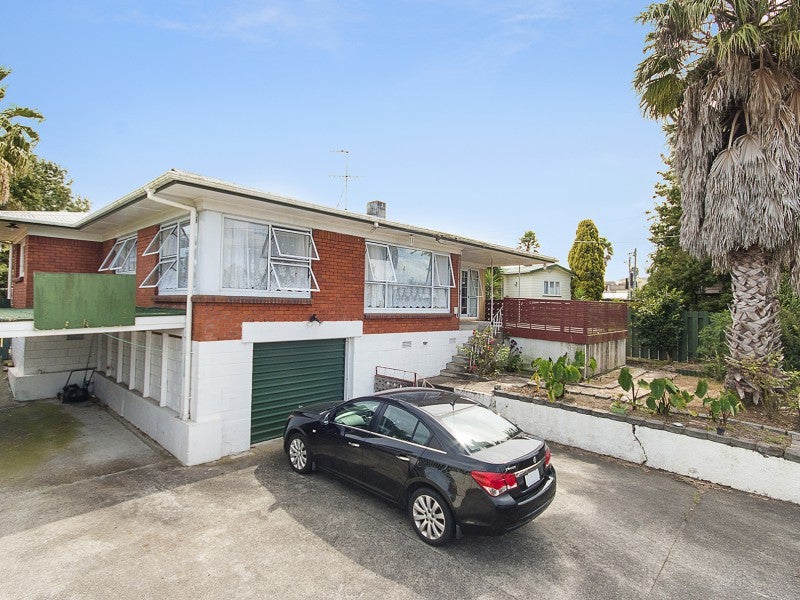 24 Waterview Road, Stanley Point, Auckland - Carousel 1