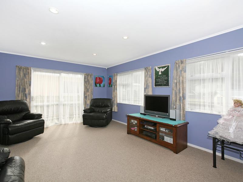 212 Dowse Drive, Maungaraki, Lower Hutt - Carousel 2