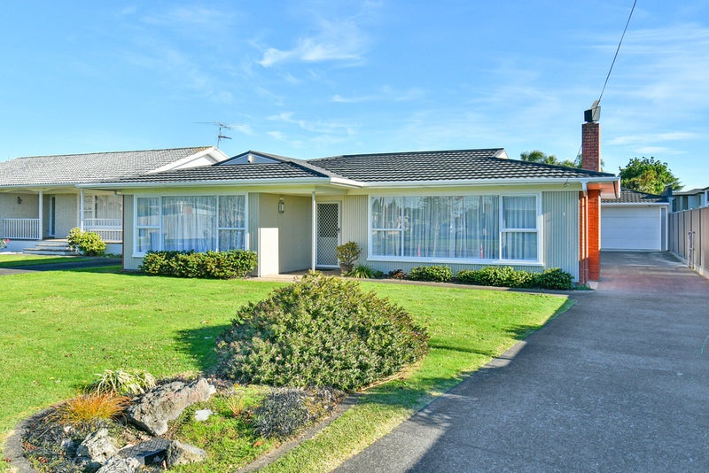 16 Buckingham Crescent, Manukau, Auckland - Carousel 2