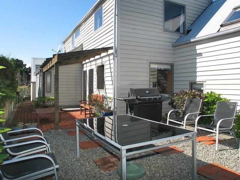 82 Mana View Road, Paremata, Porirua - Carousel 1