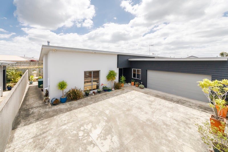 23A Rosalie Terrace, Kelvin Grove, Palmerston North - Carousel 1