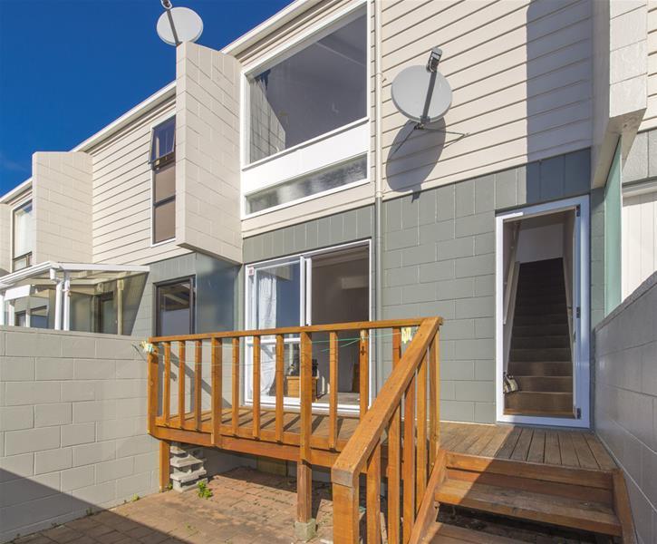 9/33 Frankmoore Avenue, Johnsonville, Wellington - Carousel 1