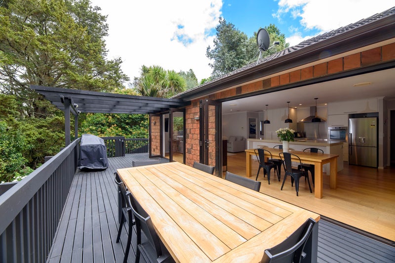 23A Ridgewood Crescent, Birkenhead, Auckland - Carousel 1