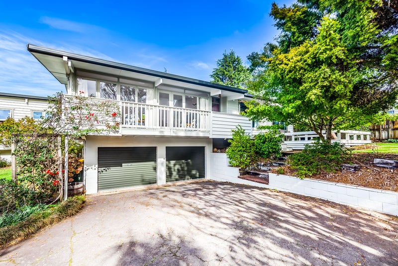 10 Pennycook Place, Sunnyhills, Auckland - Carousel 1