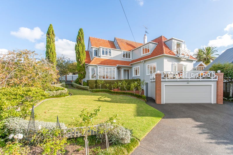 37 Codrington Crescent, Mission Bay, Auckland - Carousel 1