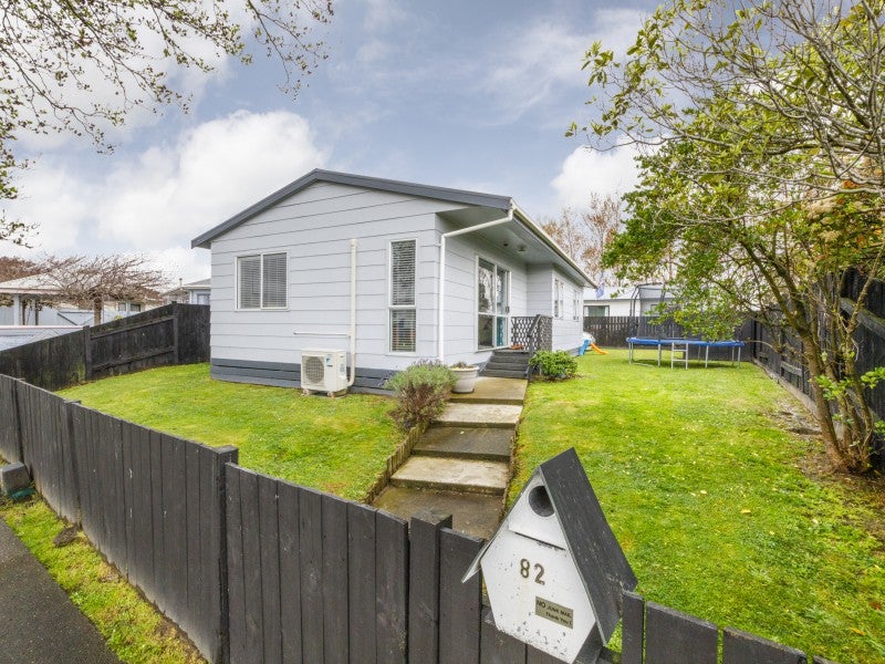 82 Hillcrest Drive, Kelvin Grove, Palmerston North - Carousel 1
