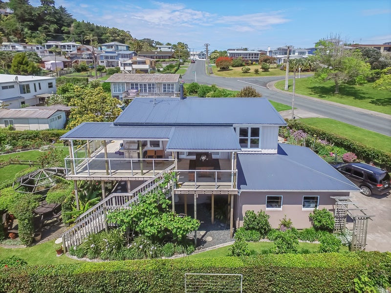 9 Hardley Avenue, Tindalls Beach, Whangaparaoa - Carousel 2