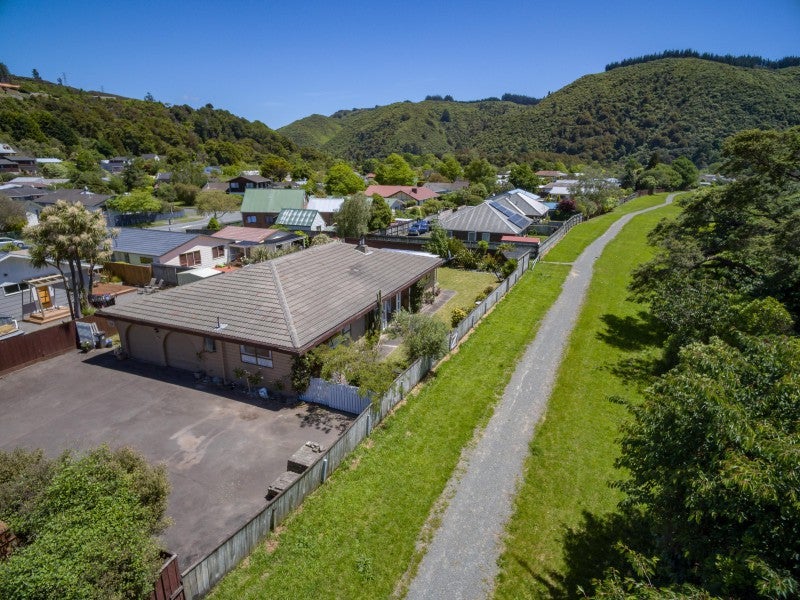 47A Gemstone Drive, Birchville, Upper Hutt - Carousel 22