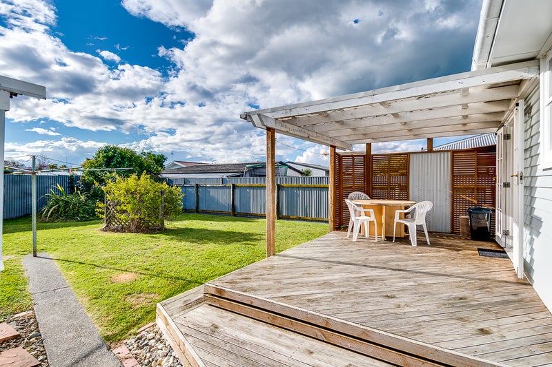 5 Plowman Crescent, Onekawa, Napier - Carousel 1