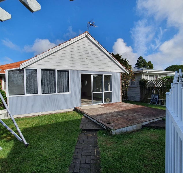 1/0 Herd Road, Hillsborough, Auckland - Carousel 1