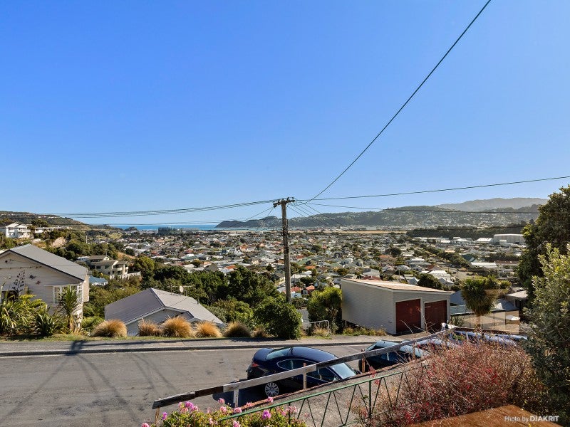 33 Athens Street, Miramar, Wellington - Carousel 2