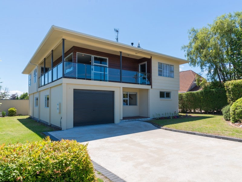 12 Aubrey Crescent, Rainbow Point, Taupo - Carousel 1