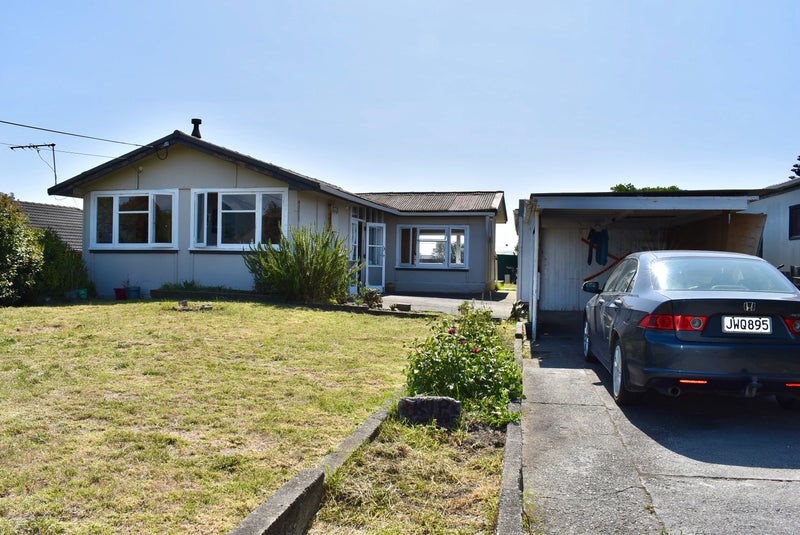 39 Gawler Street, Te Horo Beach - Carousel 1