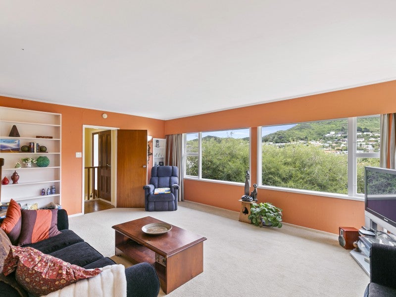 7 Woodhouse Avenue, Karori, Wellington - Carousel 2