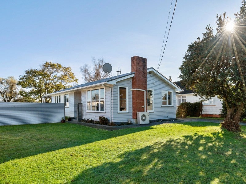 17 Wilson Crescent, Highbury, Palmerston North - Carousel 1