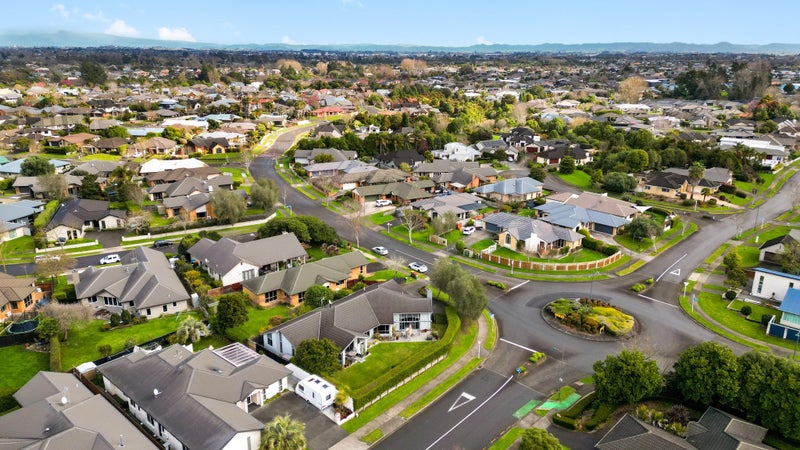 7 St James Drive, Huntington, Hamilton - Carousel 25