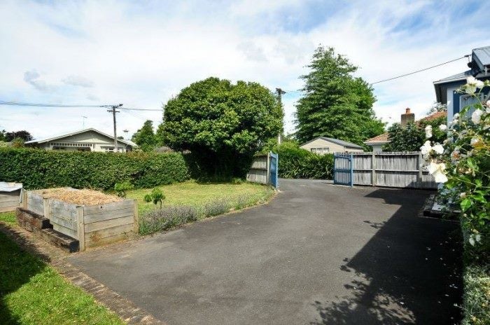 933 Heaphy Terrace, Fairfield, Hamilton - Carousel 18