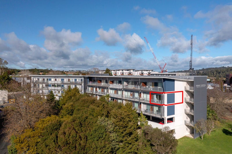 21A/210 Dairy Flat Highway, Albany, Auckland - Carousel 1