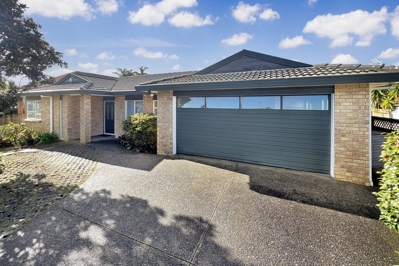 12 Stewart Gibson Place, Manurewa, Auckland - Carousel 1