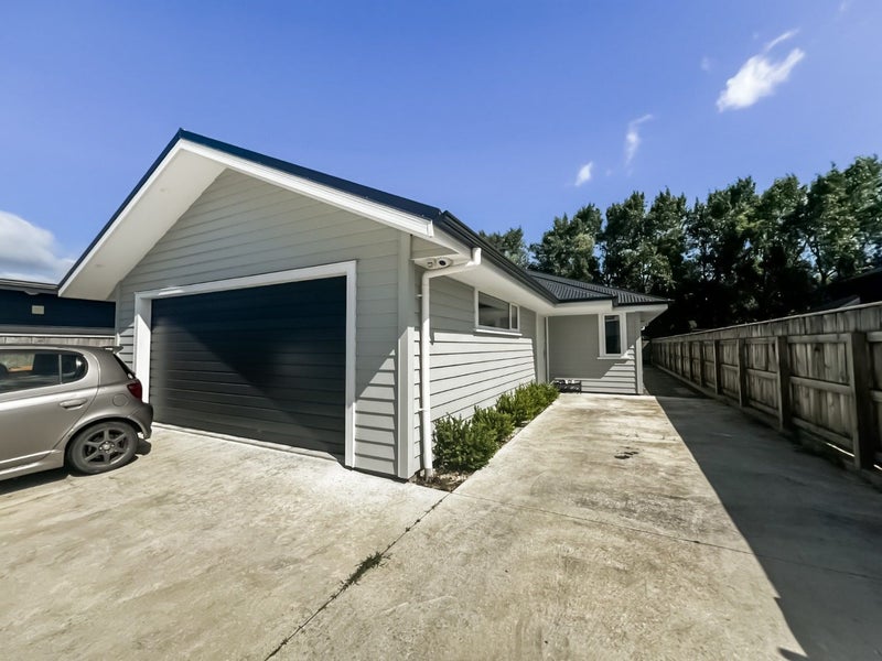 10 Ivy Lane, Kelvin Grove, Palmerston North - Carousel 1