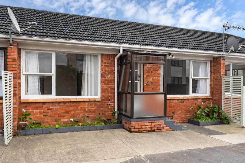 2/19 Motatau Road, Papatoetoe, Auckland - Carousel 2