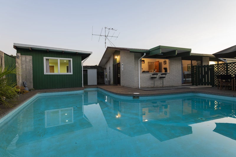 6 Sunvale Crescent, Whataupoko, Gisborne - Carousel 2