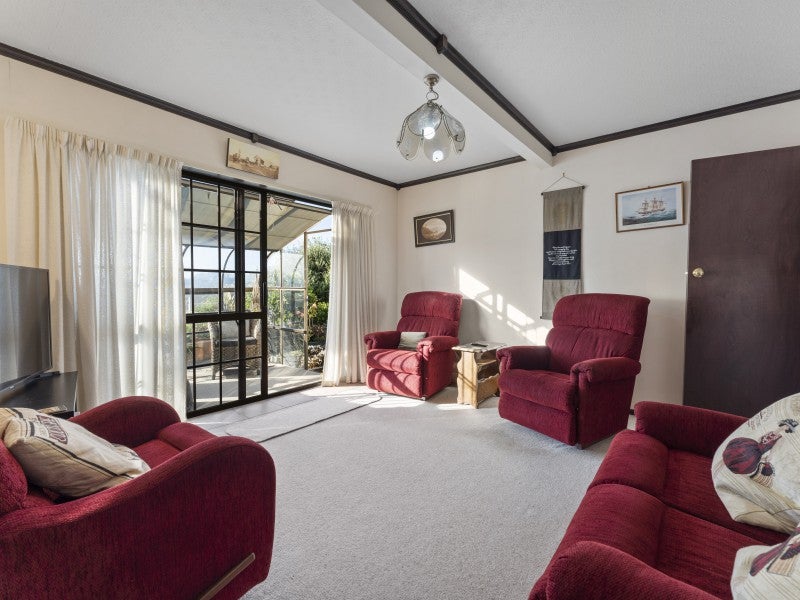 13C Toi Street, Tawhero, Whanganui - Carousel 2