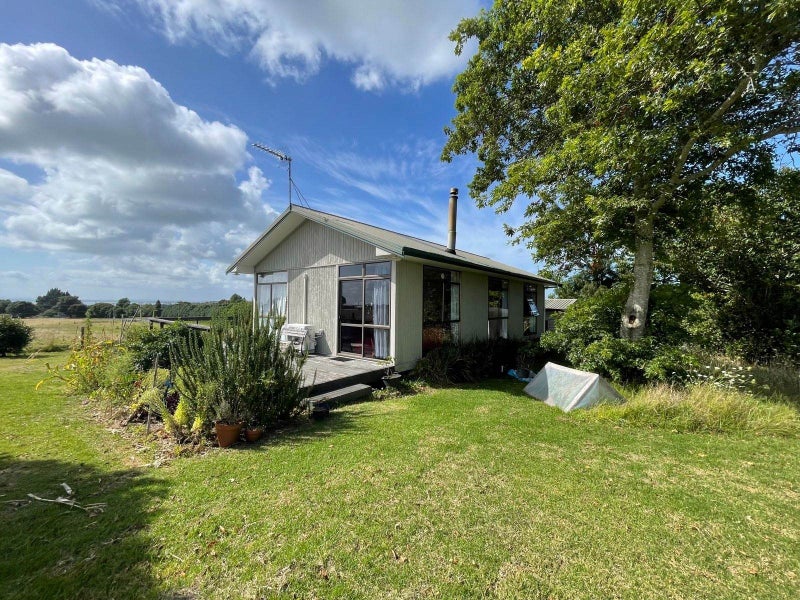 3030 Awhitu Road, Āwhitu - Carousel 1