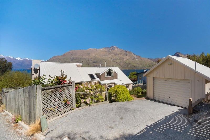 18 Evergreen Place, Sunshine Bay, Queenstown - Carousel 2