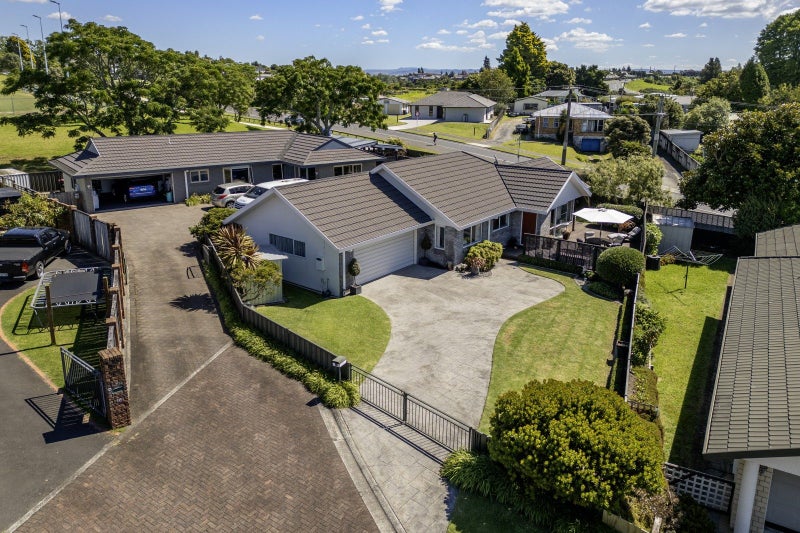 14 Ryegrass Dell, Welcome Bay, Tauranga - Carousel 2