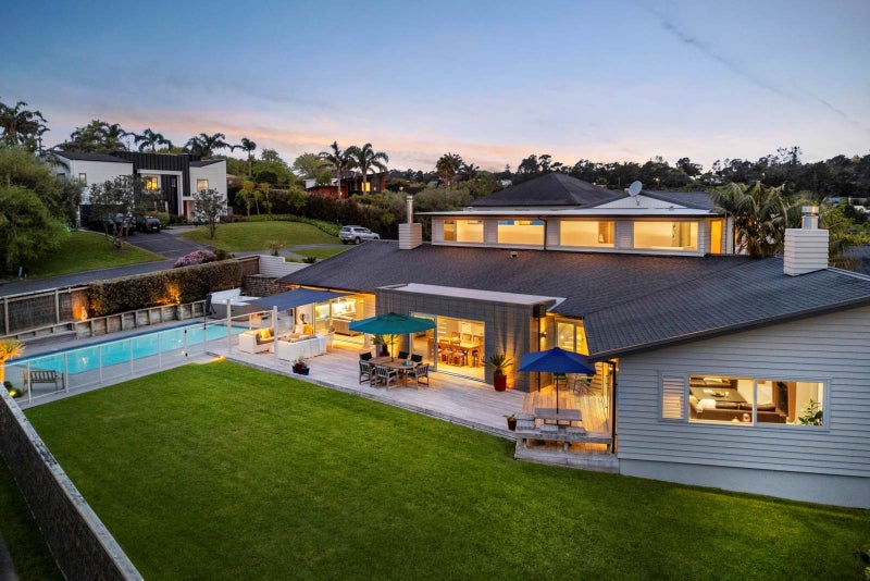 36 Oakford Park Crescent, Greenhithe, Auckland - Carousel 1