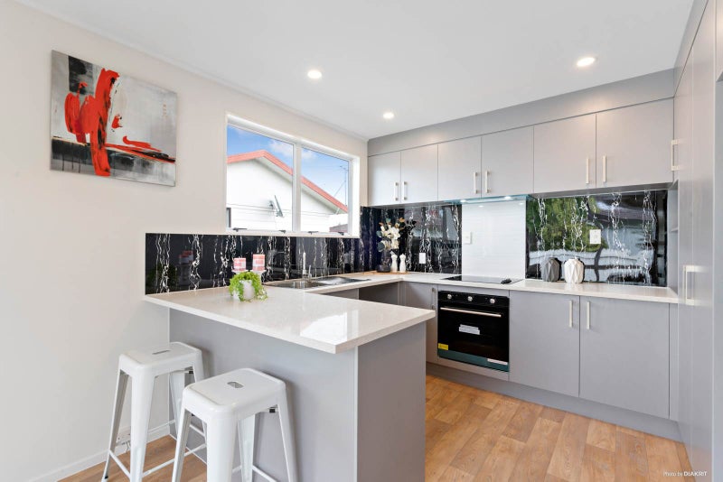 2/20 Trimdon Street, Randwick Park, Auckland - Carousel 2