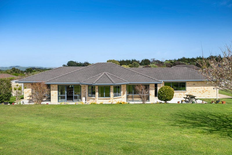 16 Omana Avenue, Shelly Beach, Helensville - Carousel 1