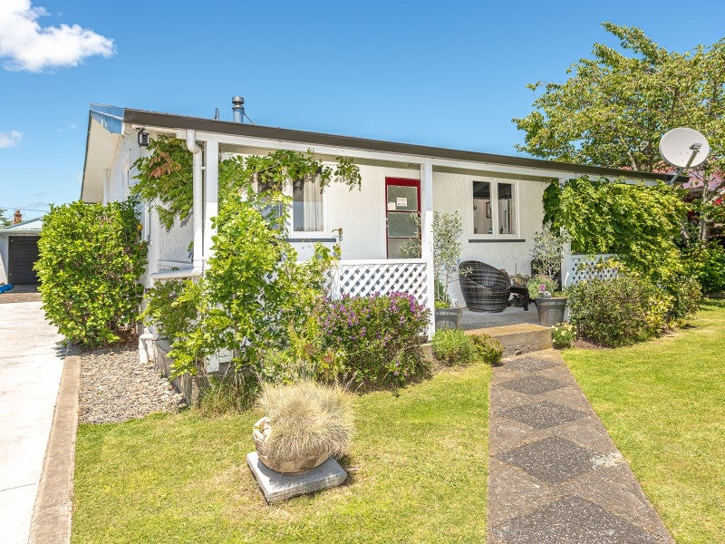 64 Tinirau Street, Whanganui East, Whanganui - Carousel 1