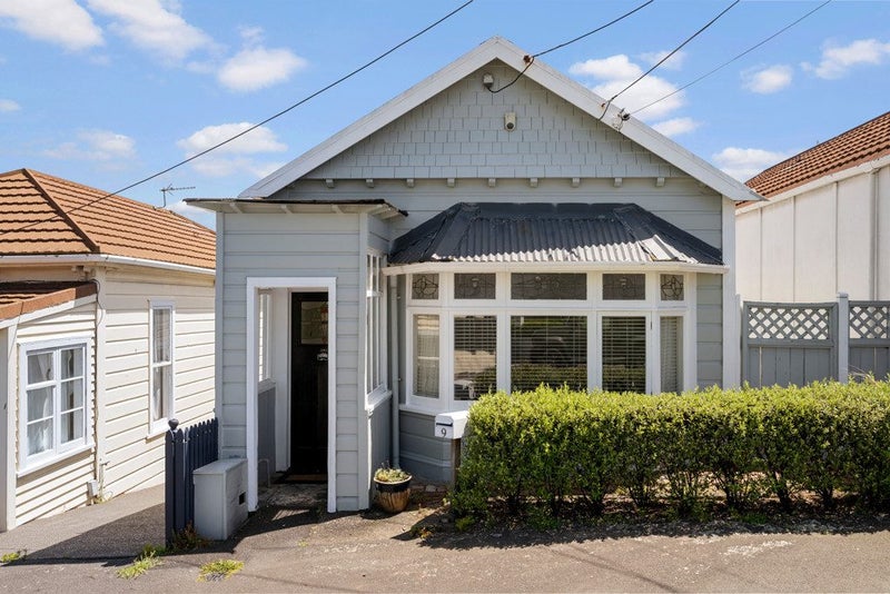 9 Herald Terrace, Berhampore, Wellington - Carousel 1