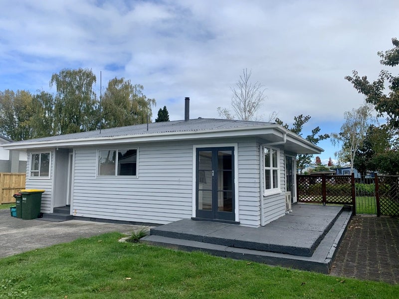 1 Saint Lukes Place, Bader, Hamilton - Carousel 2