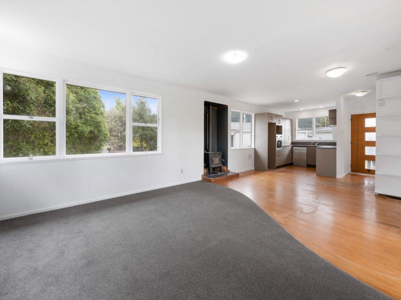 1 Fenruss Street, Fairy Springs, Rotorua - Carousel 2