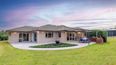 121B Aerodrome Road, Thornton - Carousel 1