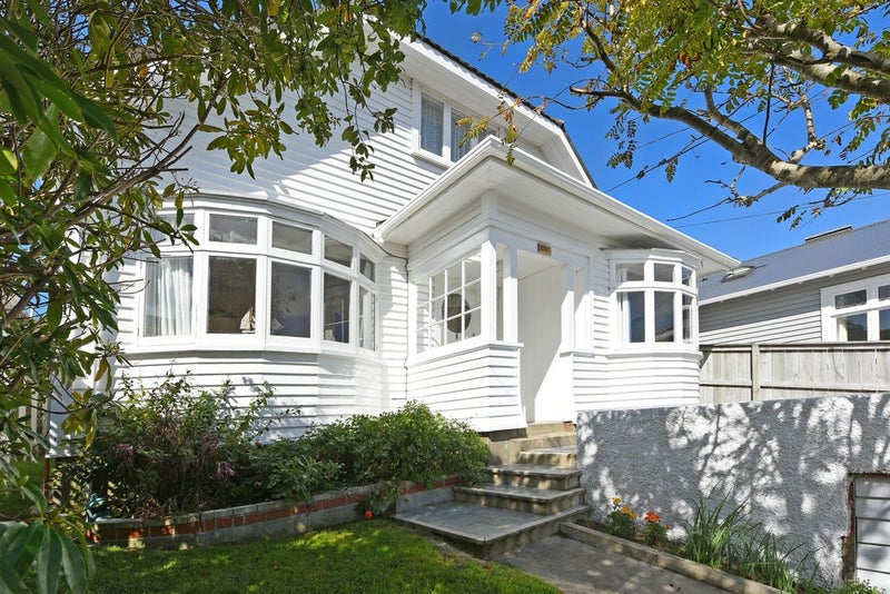 26 Woburn Road, Northland, Wellington - Carousel 2