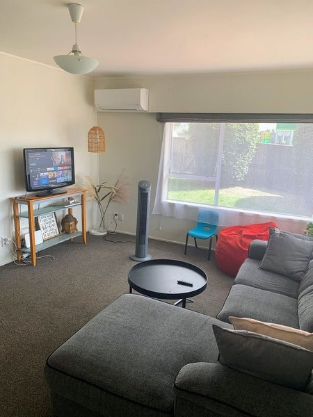 1/21 Target Road, Totara Vale, Auckland - Carousel 2
