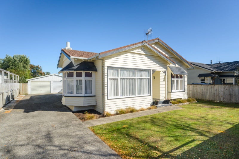 20 Kingswood Street, Takaro, Palmerston North - Carousel 2